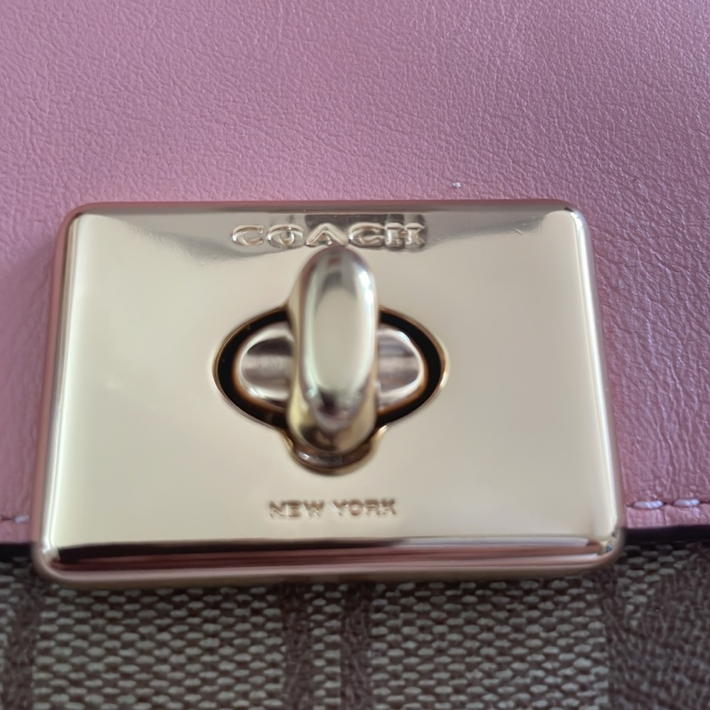 EUC Coach Cassidy Turnlock Compact Wallet (unbranded chain) - Picture 9 of 9
